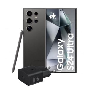 Un elegante smartphone Samsung Galaxy S24 Ultra è posizionato su una superficie chiara, accanto a un caricatore. Lo schermo del dispositivo è acceso, mostrando un'interfaccia colorata e moderna.