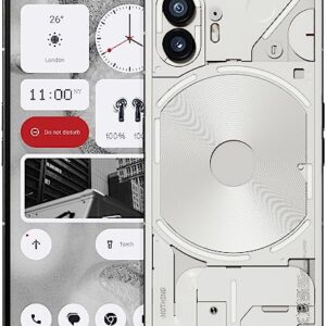 Un smartphone Nothing Phone 2 è posizionato su una superficie chiara, con un design elegante e un'interfaccia Glyph visibile. La luce riflette sulle sue superfici, creando un effetto luminoso.