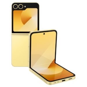 Un Samsung Galaxy Z Flip 6 di colore giallo è aperto su una superficie bianca, mostrando il suo schermo interno. Accanto, si vedono delle cuffie wireless e un ambiente luminoso.