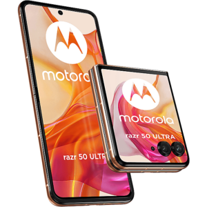 Un elegante smartphone Motorola Razr 50 Ultra in color pesca, posizionato su una superficie chiara. Il dispositivo è aperto, mostrando il suo schermo pieghevole e un'interfaccia utente luminosa.