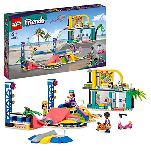 LEGO Friends Skate Park, Set con Rampa da Skateboard, Giochi per Bambine e Bambini dai 6 Anni con Personaggi 2023, Monopattino e Sedia a Rotelle 41751