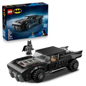 LEGO DC Batmobile di Batman - Macchina Giocattolo - Kit di Modellismo da Collezione con Minifigure del Supereroe e Moneta d'Oro - Regalo per Bambini e Ragazzi da 9 Anni in su Fan del Film - 76332